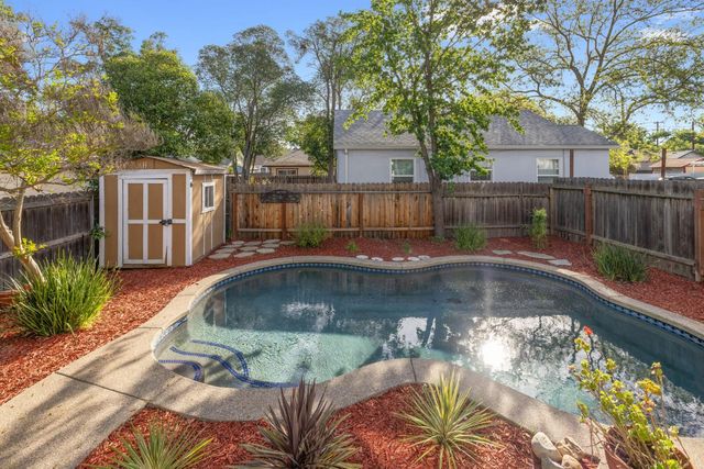 2739 Santa Clara Way, Sacramento, CA 95817