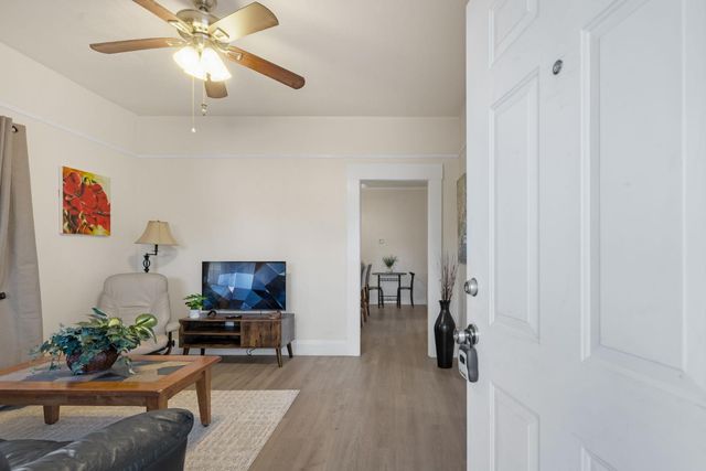 2739 Santa Clara Way, Sacramento, CA 95817