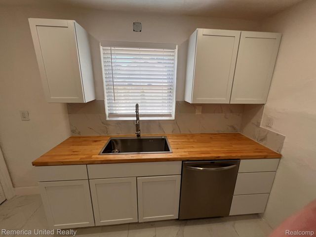 166 Cherokee Road, Pontiac, MI 48341