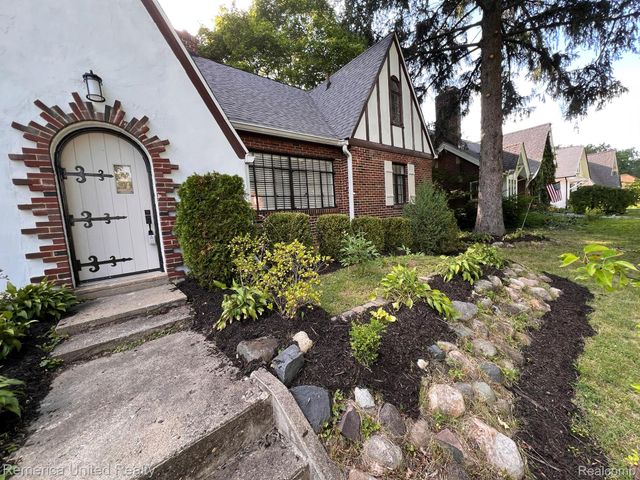 166 Cherokee Road, Pontiac, MI 48341