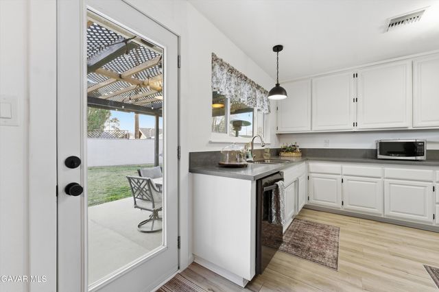 43851 Fern Avenue, Lancaster, CA 93534