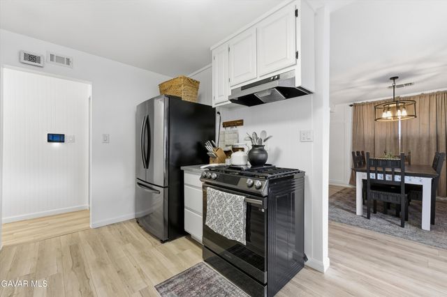 43851 Fern Avenue, Lancaster, CA 93534