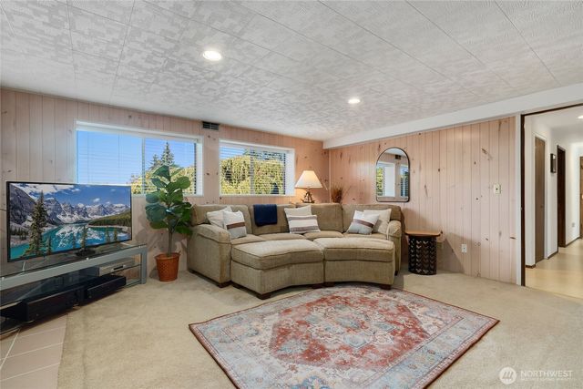 6809 SW Maury Park Road, Vashon, WA 98070