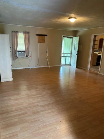 214 Houston Avenue, Somerville, TX 77879