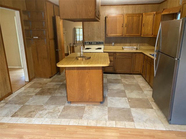 214 Houston Avenue, Somerville, TX 77879