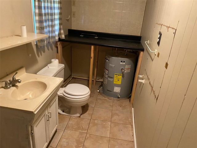 214 Houston Avenue, Somerville, TX 77879