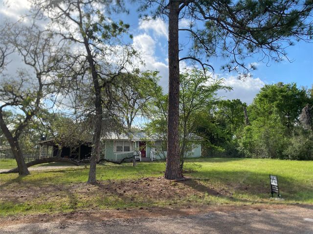 214 Houston Avenue, Somerville, TX 77879