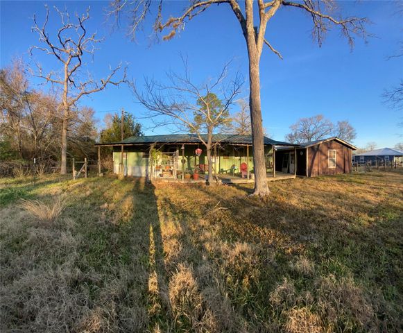 214 Houston Avenue, Somerville, TX 77879