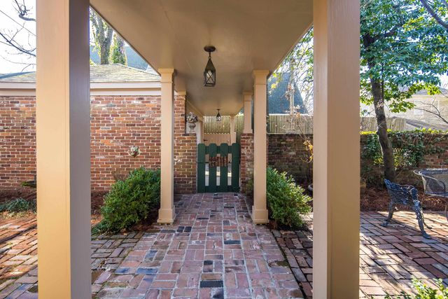 1643 VINTON AVE, Memphis, TN 38104