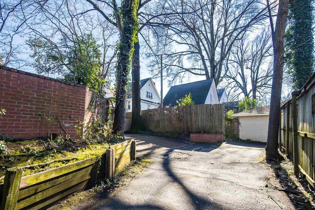 1643 VINTON AVE, Memphis, TN 38104