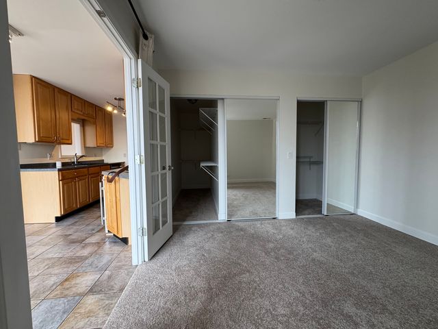 6020 Oakwood Drive 5E, Lisle, IL 60532