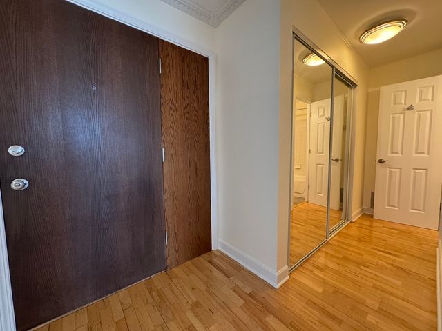 6020 Oakwood Drive 5E, Lisle, IL 60532