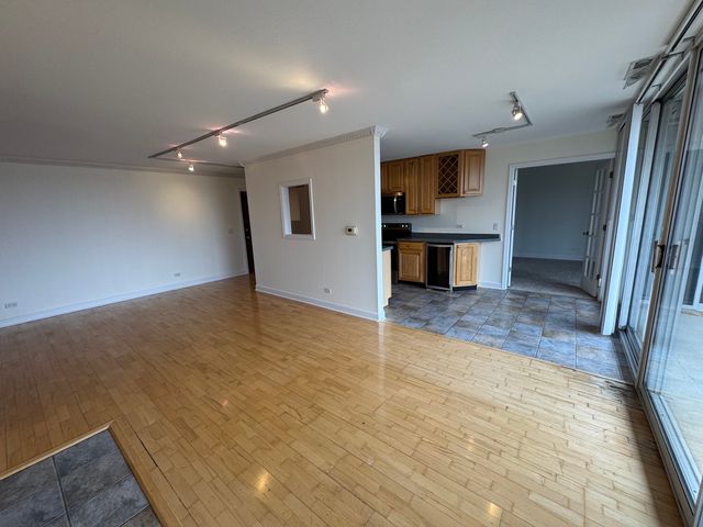 6020 Oakwood Drive 5E, Lisle, IL 60532