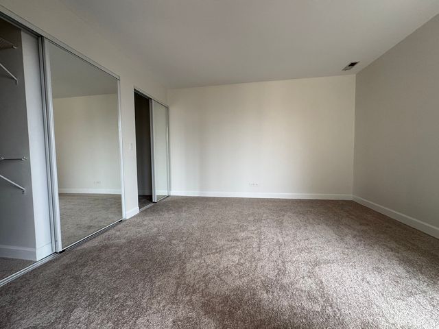 6020 Oakwood Drive 5E, Lisle, IL 60532