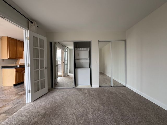 6020 Oakwood Drive 5E, Lisle, IL 60532