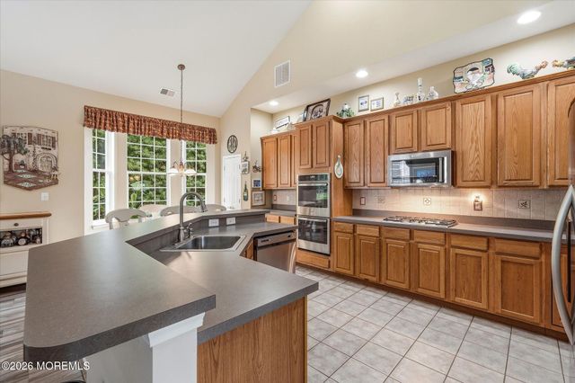 8 Meadowbrook Alley, Barnegat, NJ 08005