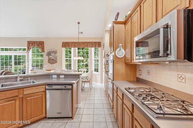 8 Meadowbrook Alley, Barnegat, NJ 08005