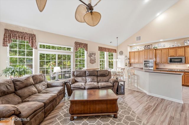 8 Meadowbrook Alley, Barnegat, NJ 08005