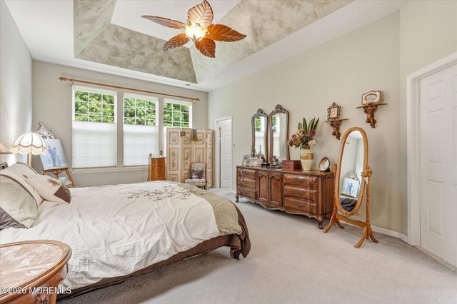8 Meadowbrook Alley, Barnegat, NJ 08005