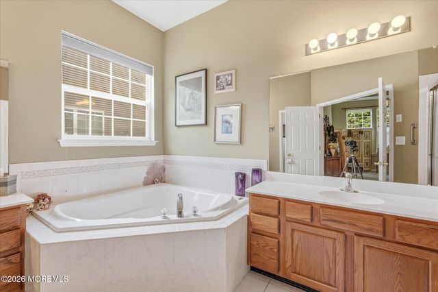 8 Meadowbrook Alley, Barnegat, NJ 08005