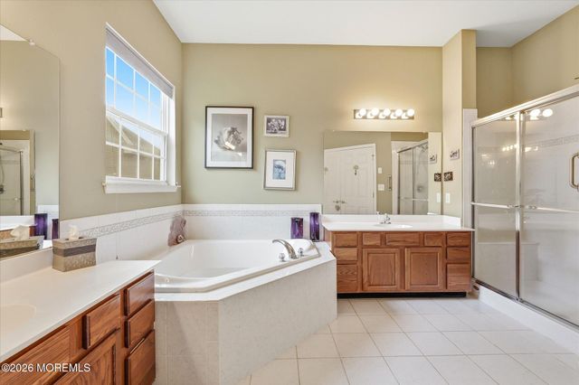 8 Meadowbrook Alley, Barnegat, NJ 08005