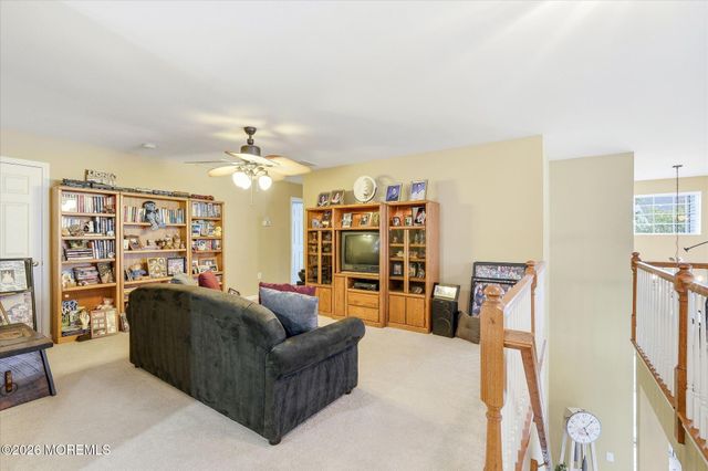 8 Meadowbrook Alley, Barnegat, NJ 08005