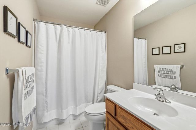 8 Meadowbrook Alley, Barnegat, NJ 08005