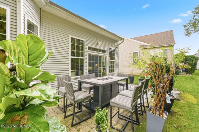 8 Meadowbrook Alley, Barnegat, NJ 08005