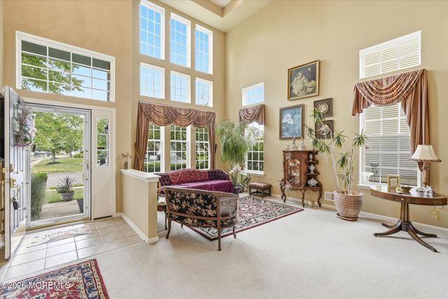 8 Meadowbrook Alley, Barnegat, NJ 08005