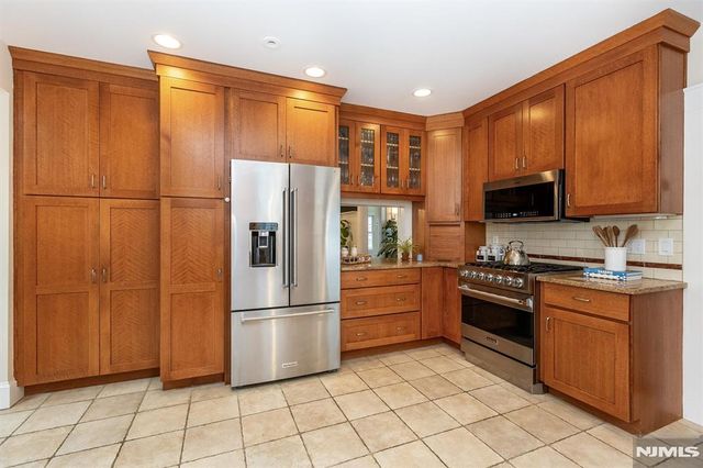 73 Hawthorne Avenue, Glen Ridge, NJ 07028