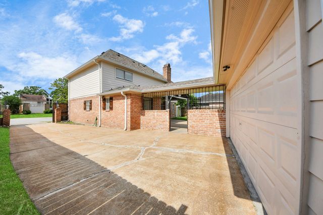 11411 Briar Forest Drive, Houston, TX 77077