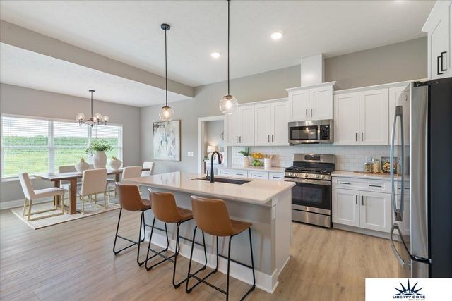 19950 Weir Street, Omaha, NE 68135