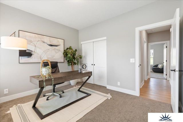 19950 Weir Street, Omaha, NE 68135