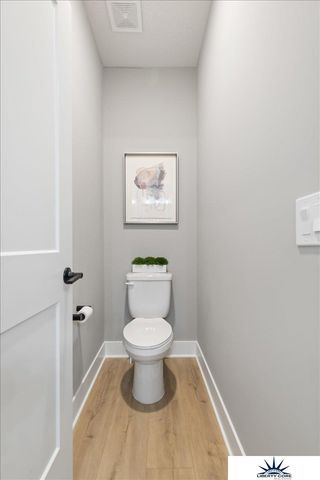 19950 Weir Street, Omaha, NE 68135