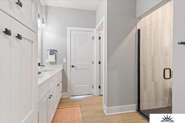 19950 Weir Street, Omaha, NE 68135