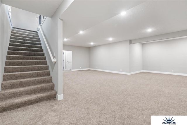 19950 Weir Street, Omaha, NE 68135