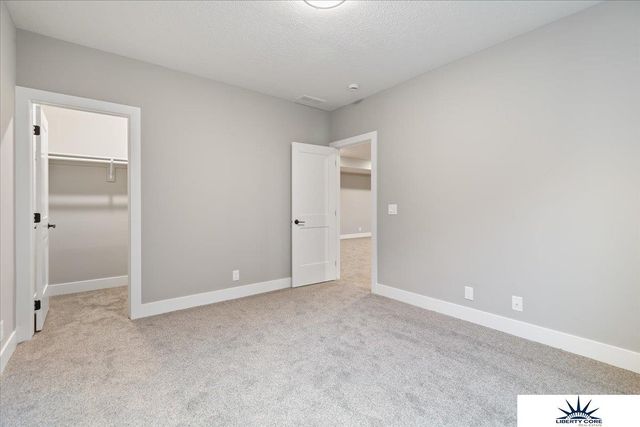 19950 Weir Street, Omaha, NE 68135