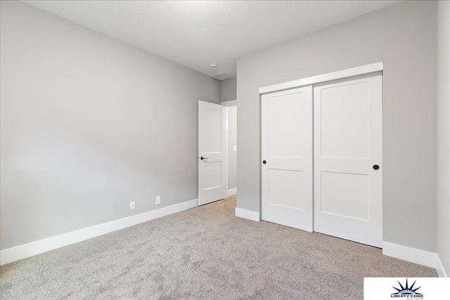 19950 Weir Street, Omaha, NE 68135