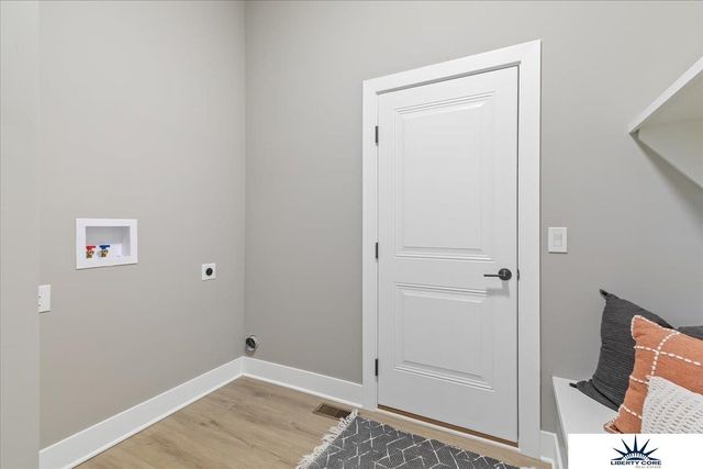 19950 Weir Street, Omaha, NE 68135