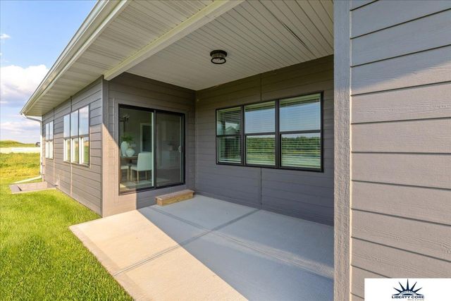 19950 Weir Street, Omaha, NE 68135