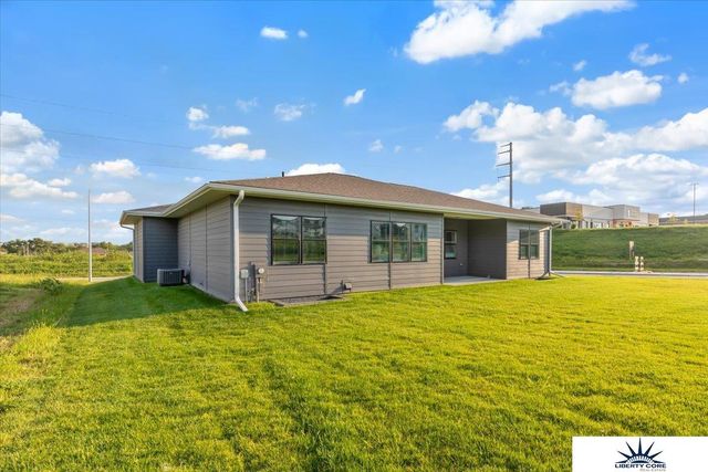 19950 Weir Street, Omaha, NE 68135