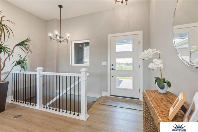 19950 Weir Street, Omaha, NE 68135