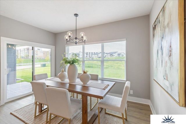 19950 Weir Street, Omaha, NE 68135