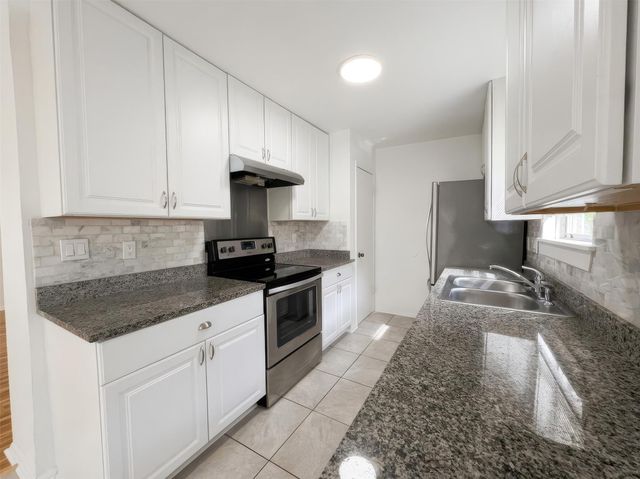 2017 Greenbrook PKWY A, Austin, TX 78723