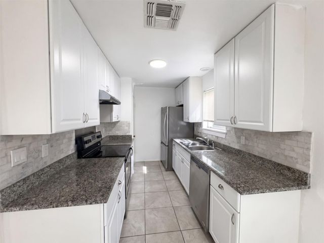 2017 Greenbrook PKWY A, Austin, TX 78723