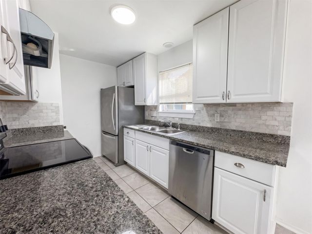 2017 Greenbrook PKWY A, Austin, TX 78723