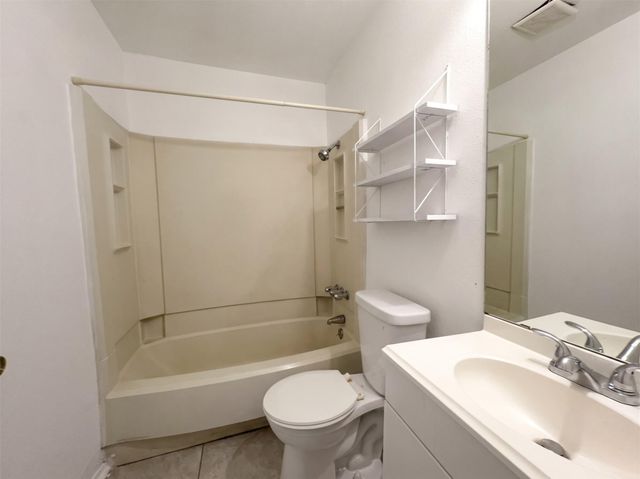 2017 Greenbrook PKWY A, Austin, TX 78723
