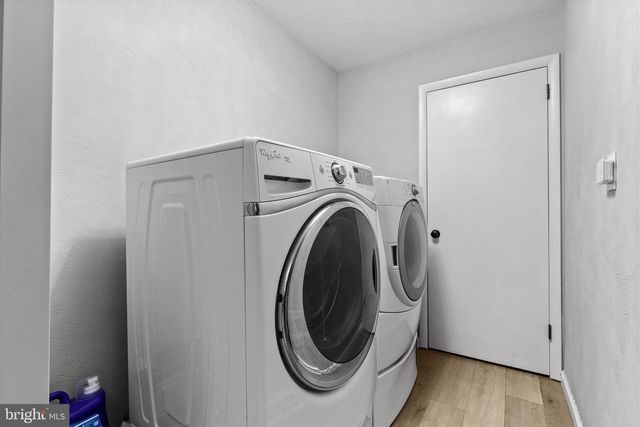 4009 ROBINHOOD DR, York, PA 17408