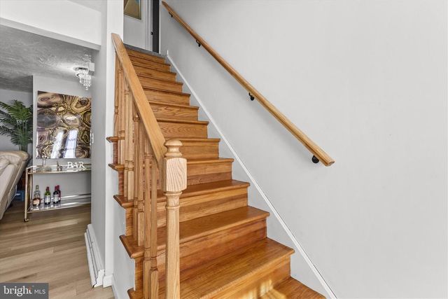 4009 ROBINHOOD DR, York, PA 17408