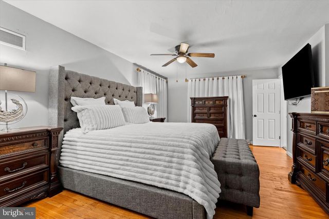 4009 ROBINHOOD DR, York, PA 17408